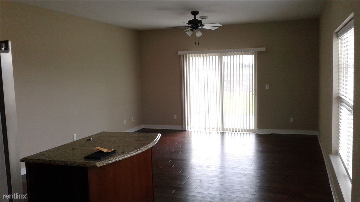 1678 Raven Dr - Photo 3 of 10