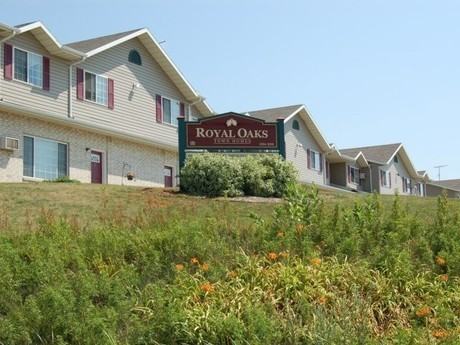 Royal Oaks Townhomes - Photo 2 of 6