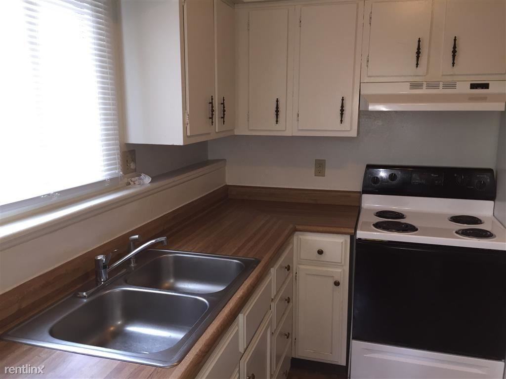 2507 Selma St - Photo 2 of 10