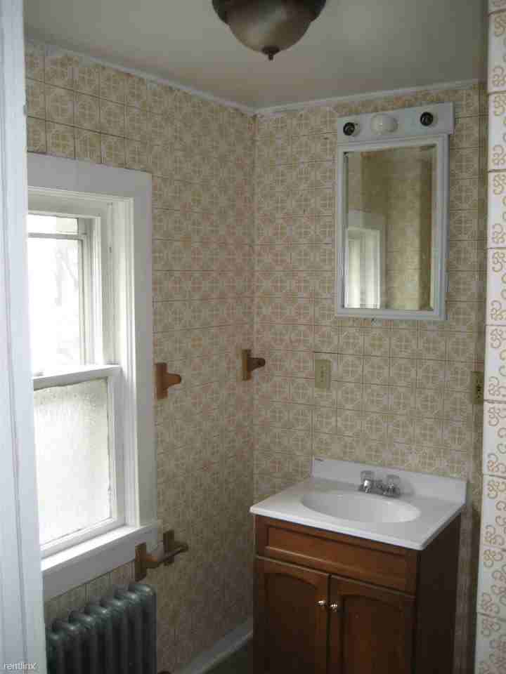 34 Ogden St - Photo 2 of 5