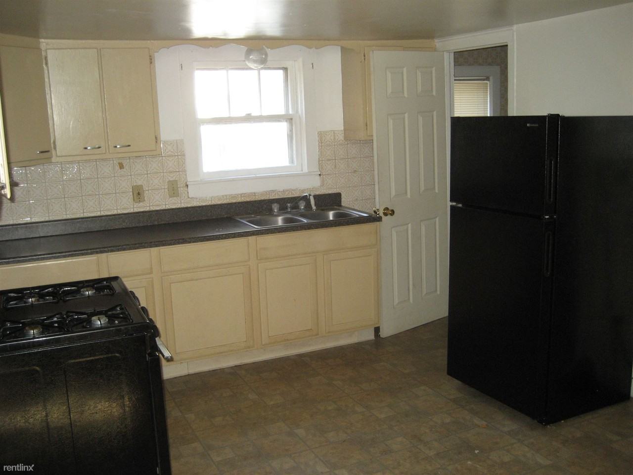 34 Ogden St - Photo 3 of 5