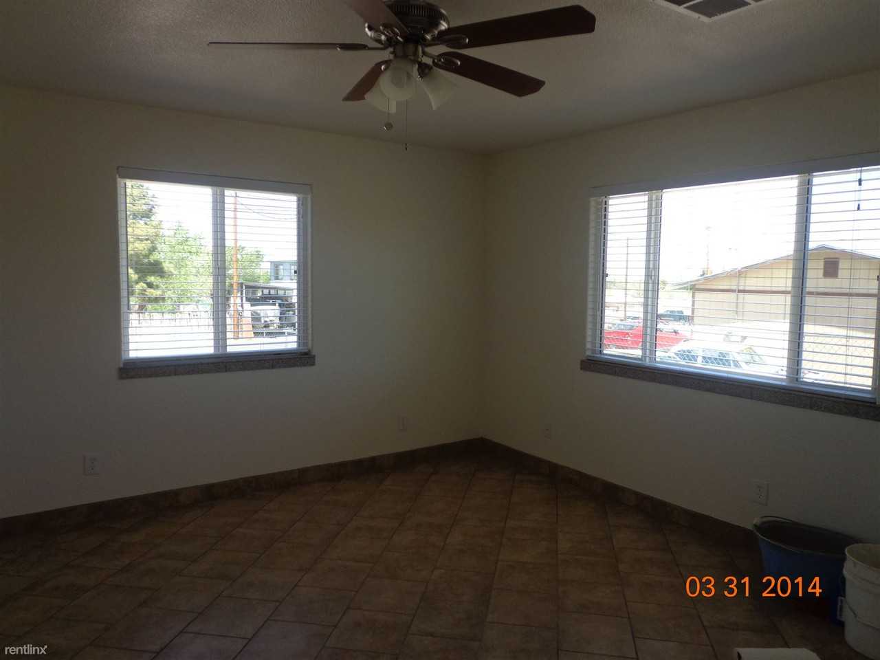 1616 Arlington St - Photo 2 of 9