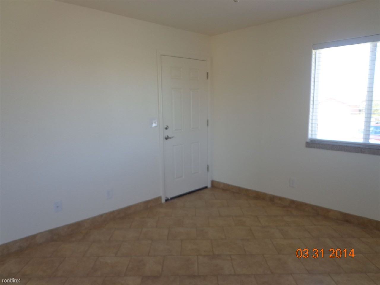 1616 Arlington St - Photo 3 of 9