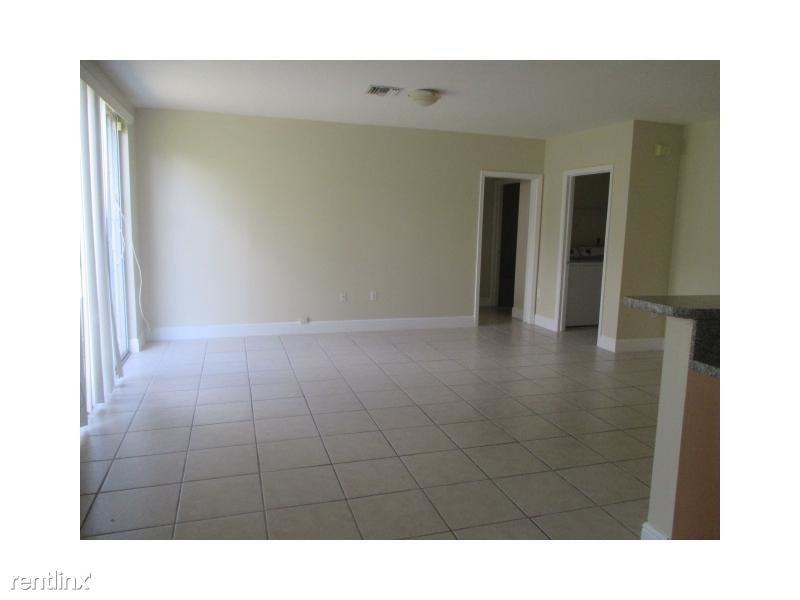 11526 NW 5th St - Photo 2 of 4