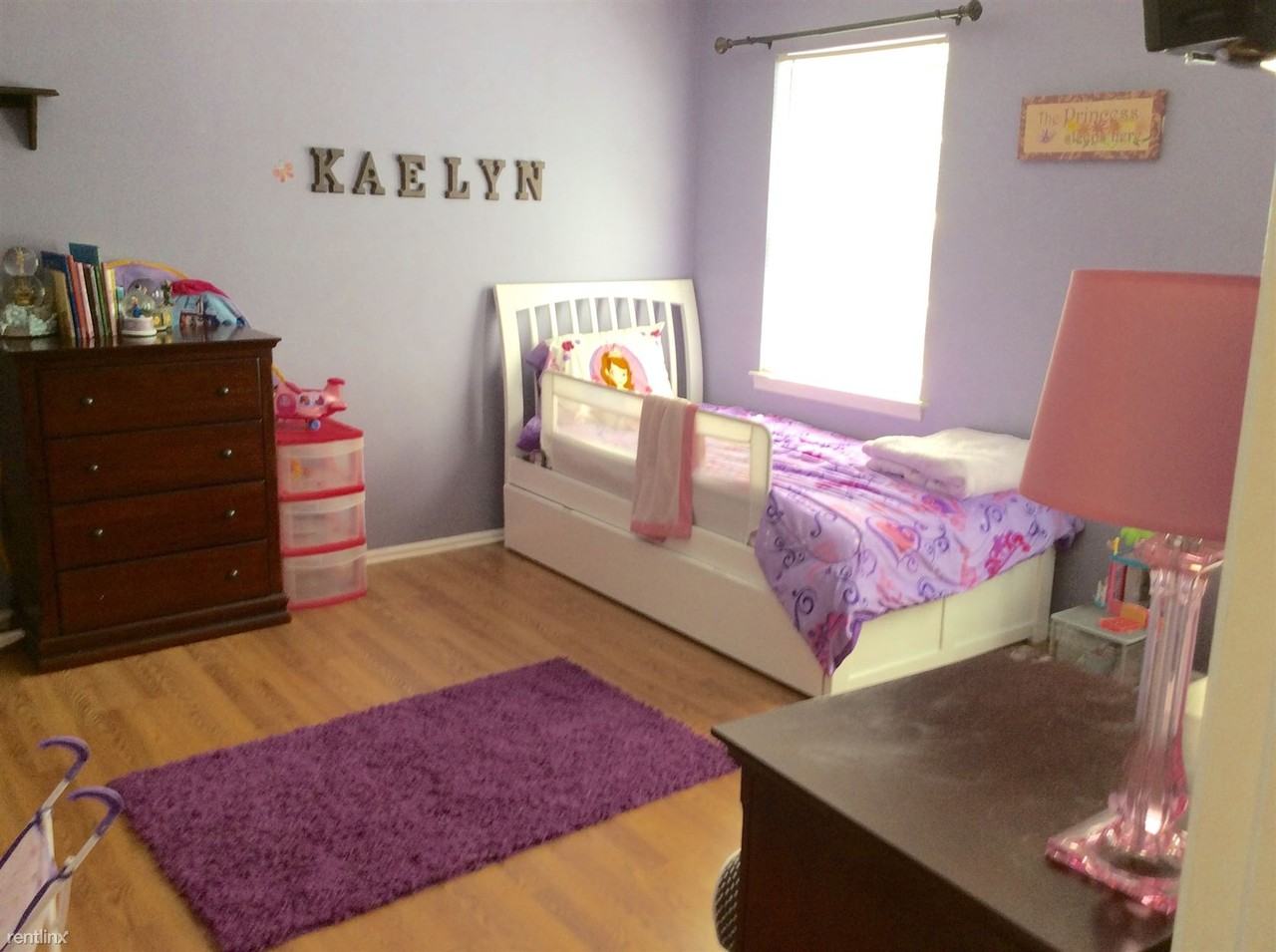 178 Bristol Ct - Photo 3 of 15