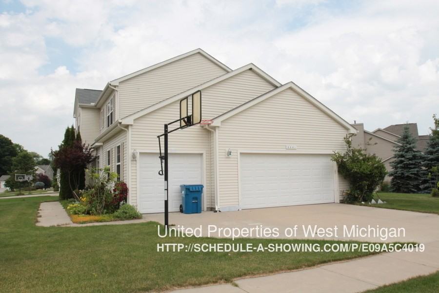 4441 Versatile Ct SW - Photo 2 of 30