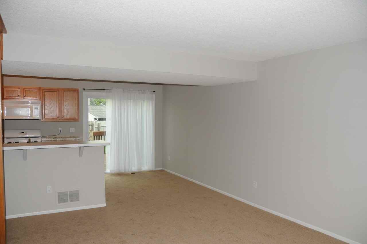 5098 Stoneybrook Boulevard - Photo 3 of 9