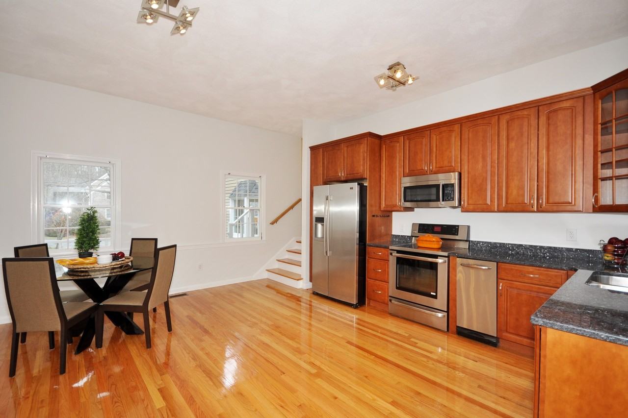 626 Main St - Photo 3 of 9