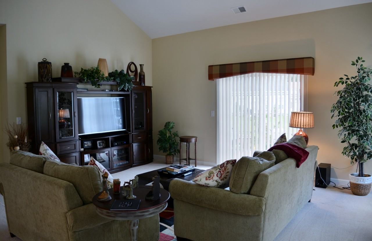 2 Timber Hill Dr - Photo 3 of 48