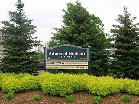 Arbors of Hudson - Photo 3 of 6