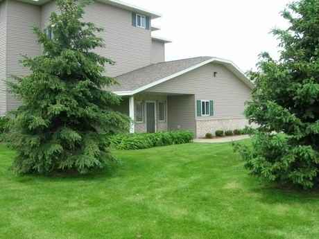 Arbors of Hudson - Photo 2 of 6