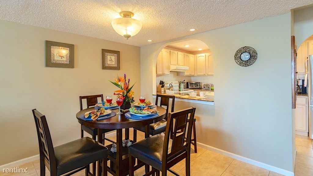 Sunshine on the Rocks - Photo 3 of 10