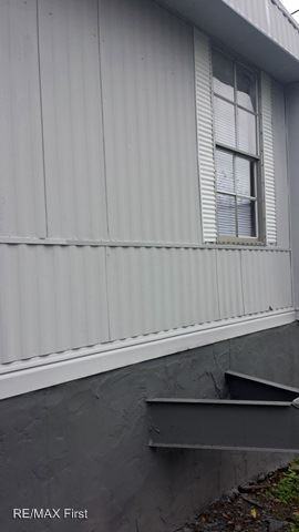 319 Rockford Cedar St - Photo 3 of 16