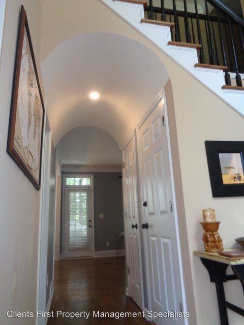 208 Glenbrook Ln - Photo 3 of 25