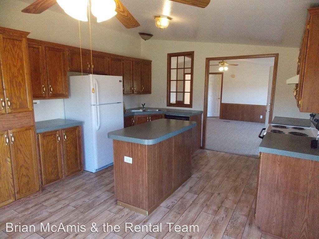 107 Humbert Ln - Photo 3 of 11