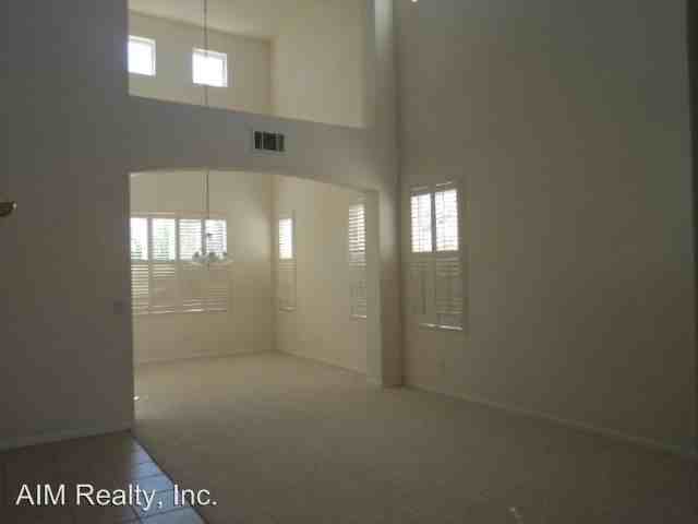 3129 Aaron Dr - Photo 2 of 9
