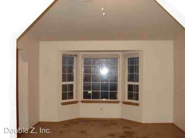 35501 92nd Ave Ct S - Photo 2 of 8