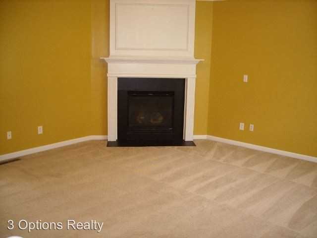 1214 Charleston Ct - Photo 3 of 18