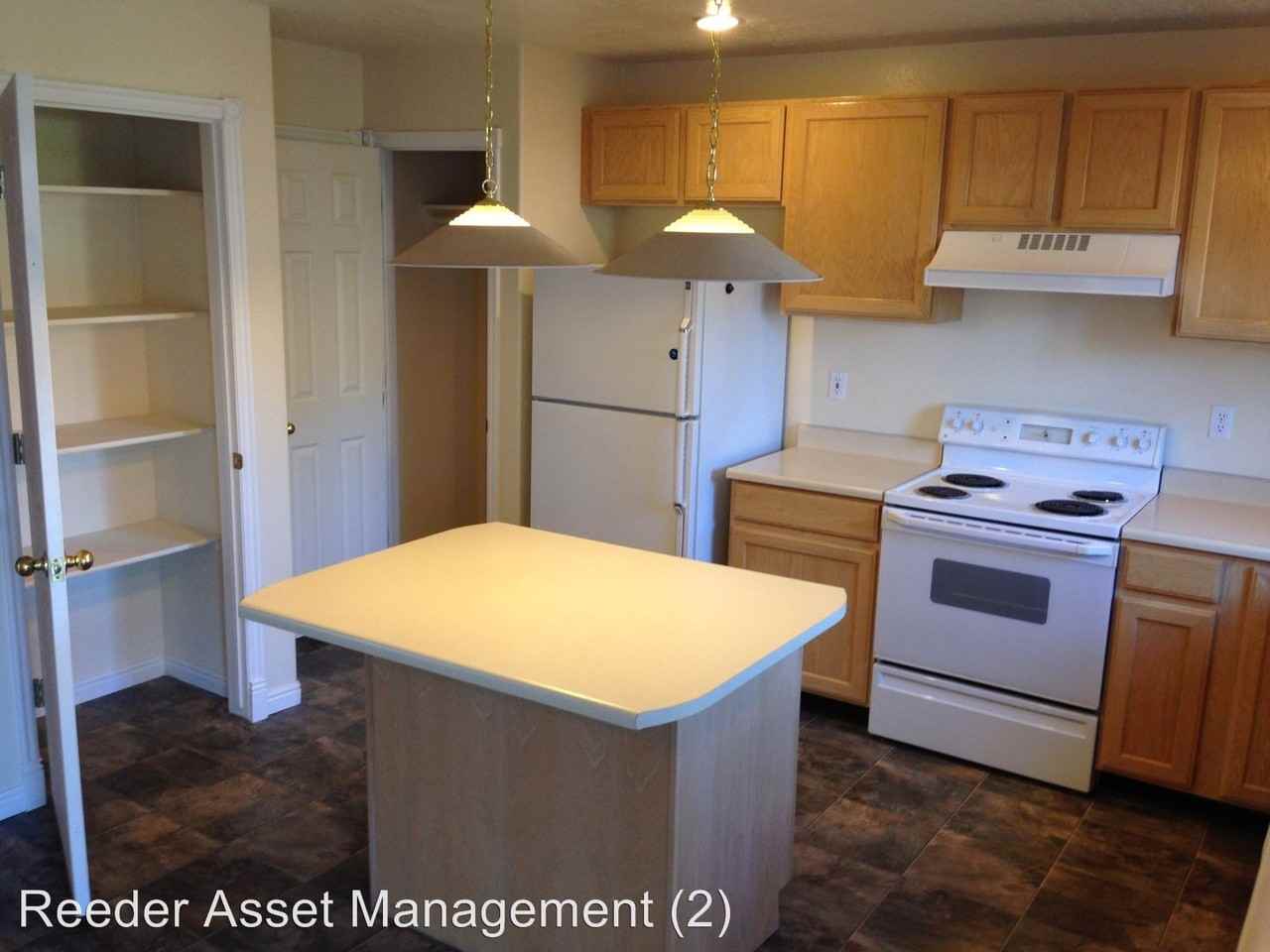 1502 N 360 E - Photo 2 of 16