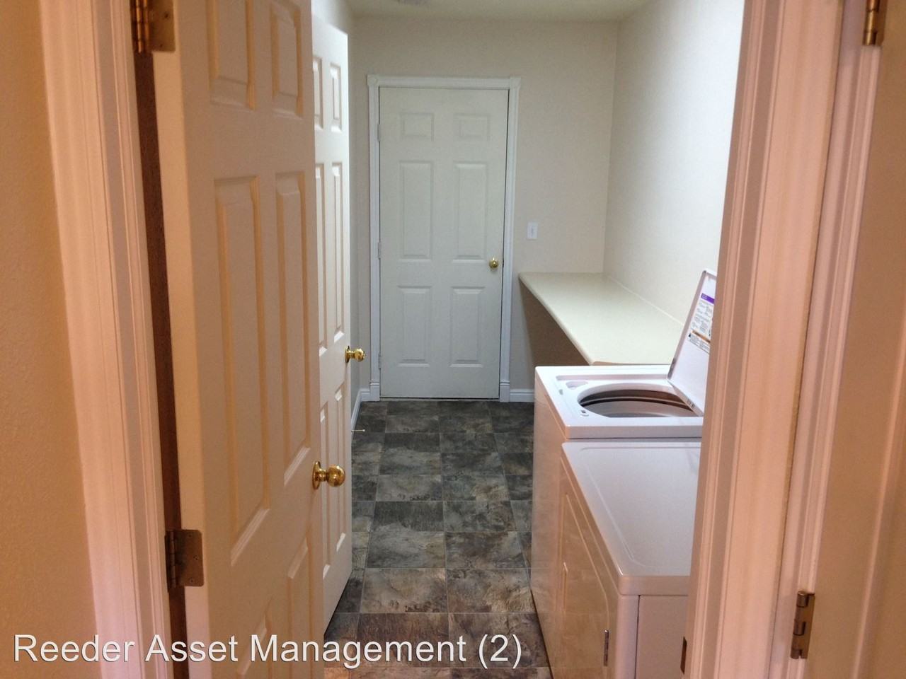 1502 N 360 E - Photo 3 of 16