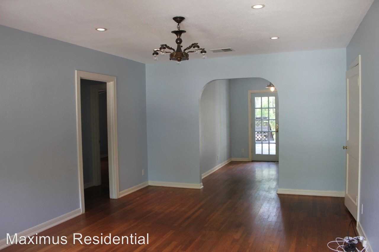 3215 Meredith St - Photo 3 of 13