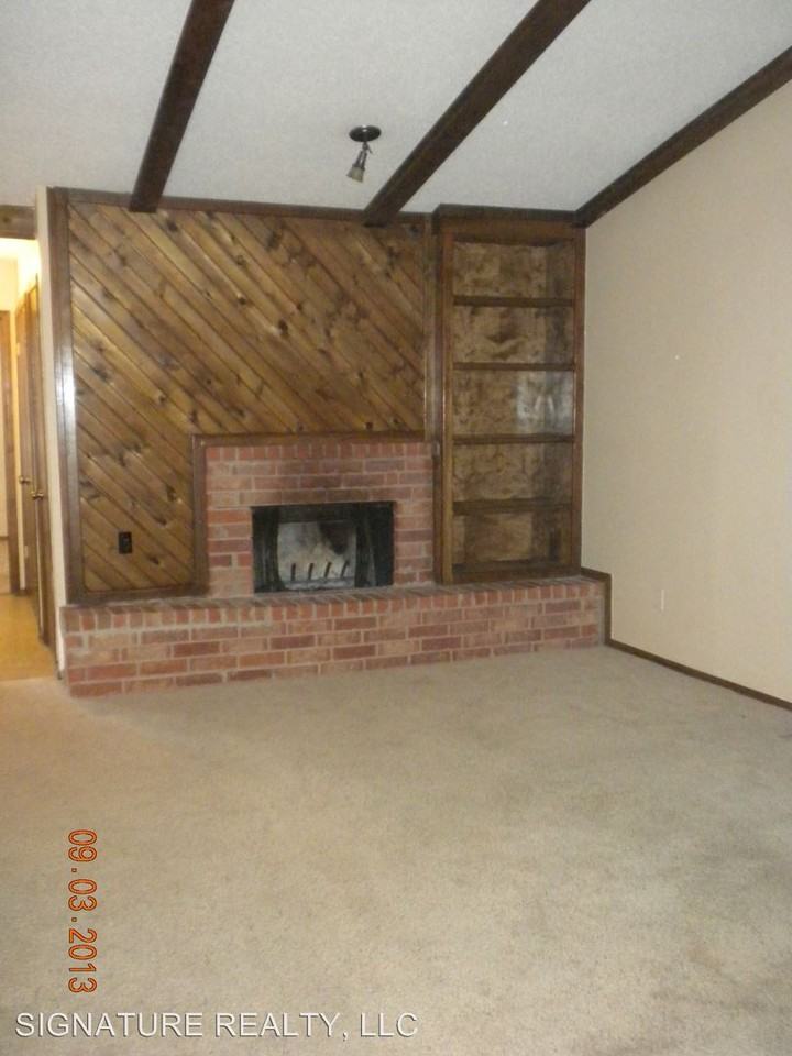 14013 Crossing Way E - Photo 3 of 6