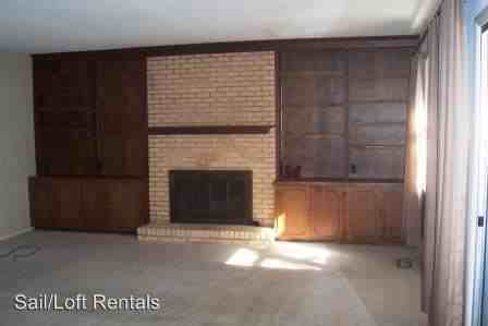 571 Country Club Dr W - Photo 2 of 9