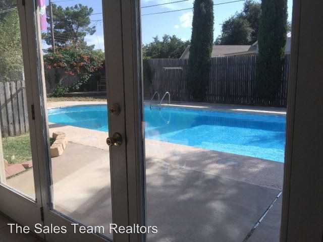 705 Godfrey St - Photo 2 of 15