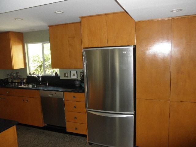 1055 Terrace Blvd - Photo 3 of 8