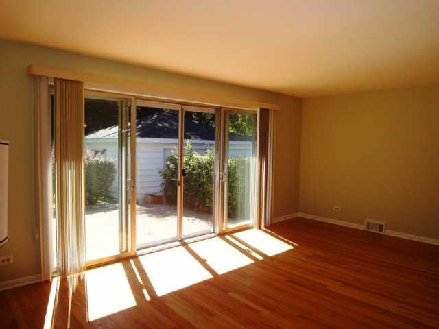 957 Brookside Ln - Photo 3 of 20