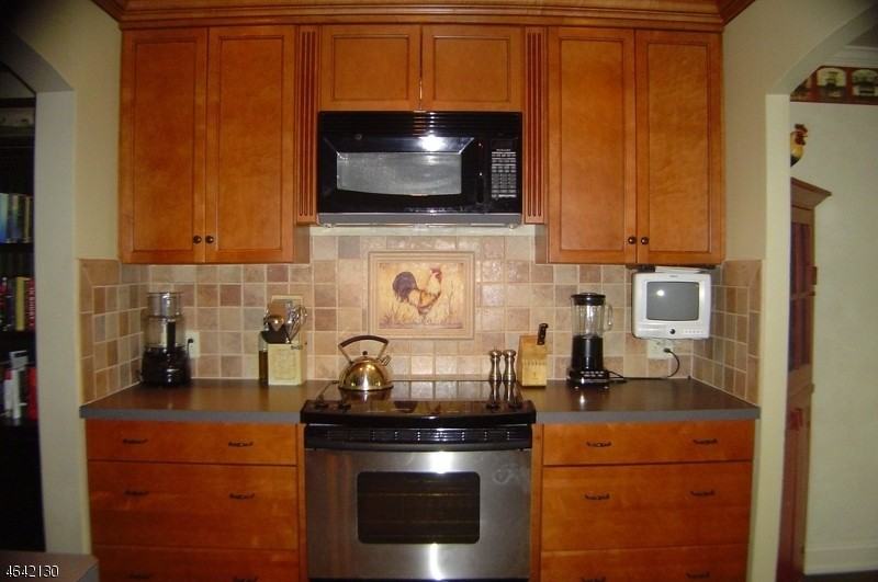 9 Spring Ln - Photo 2 of 11