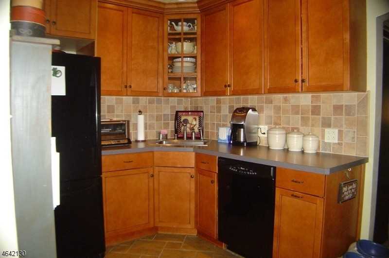 9 Spring Ln - Photo 3 of 11