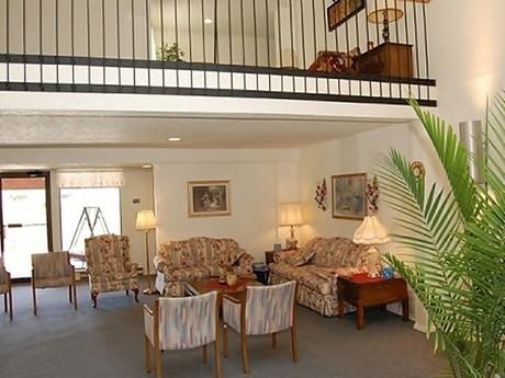Oak Grove Manor - Photo 3 of 6
