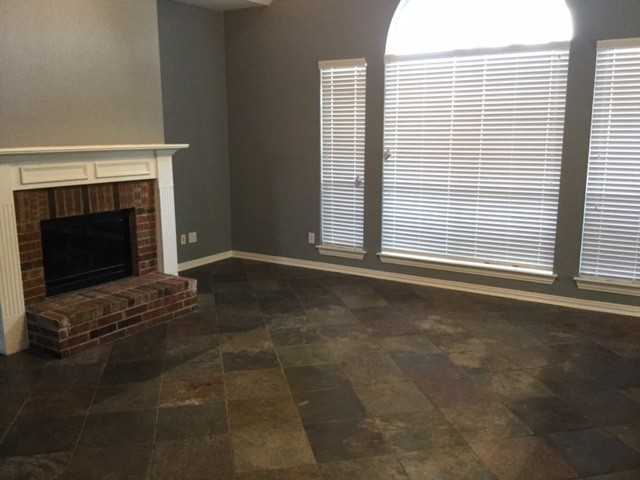 5304 Briarwood Dr - Photo 2 of 6