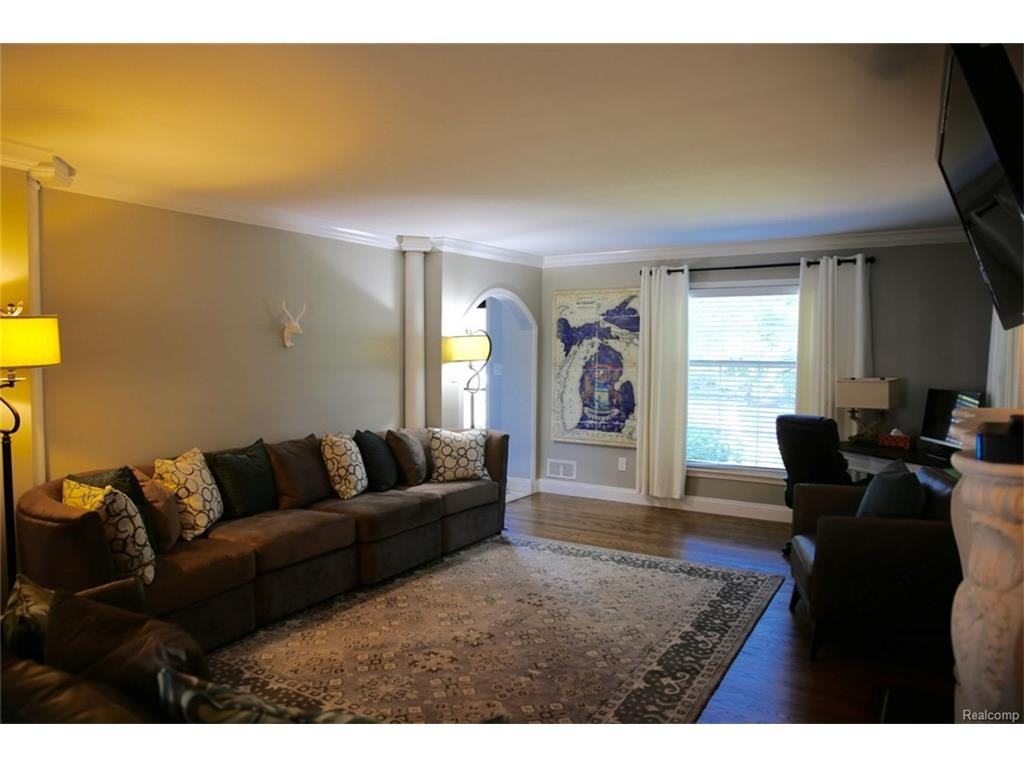 274 Abbey St - Photo 2 of 38