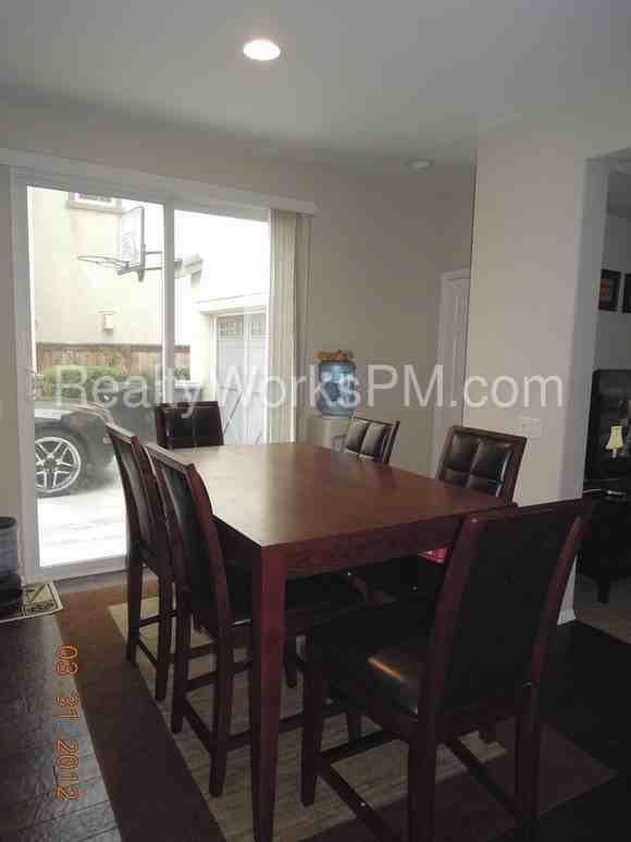 40059 Annapolis Dr - Photo 3 of 11