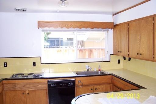 2437 Stokes St - Photo 3 of 8