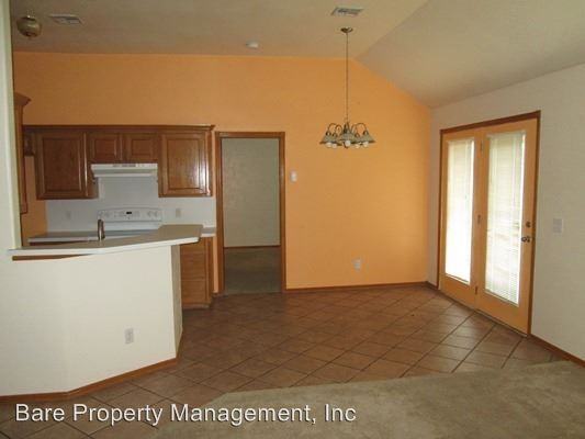 1612 SW 77th Pl - Photo 3 of 14