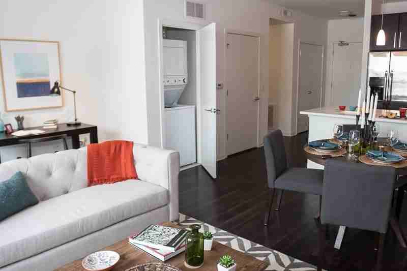 W Washington Blvd #1918