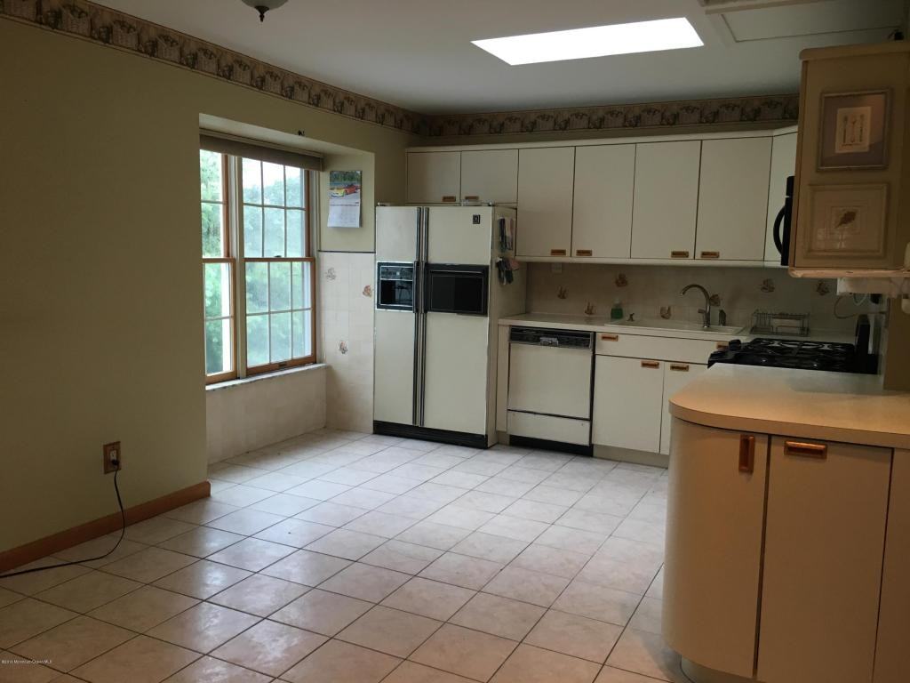 14 Wood Ave - Photo 3 of 16