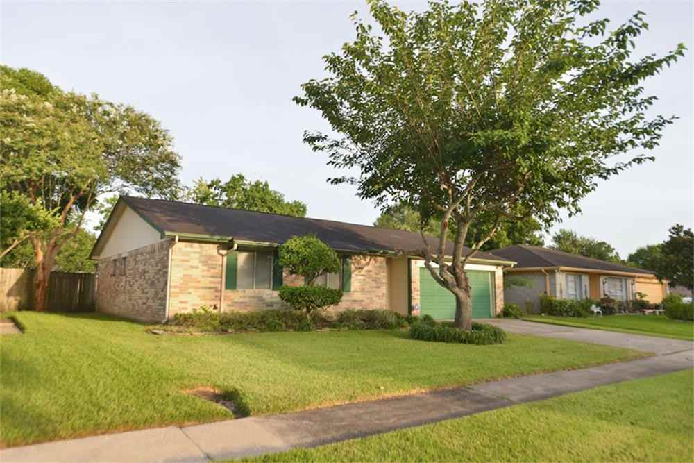 204 Brookdale Dr - Photo 3 of 17