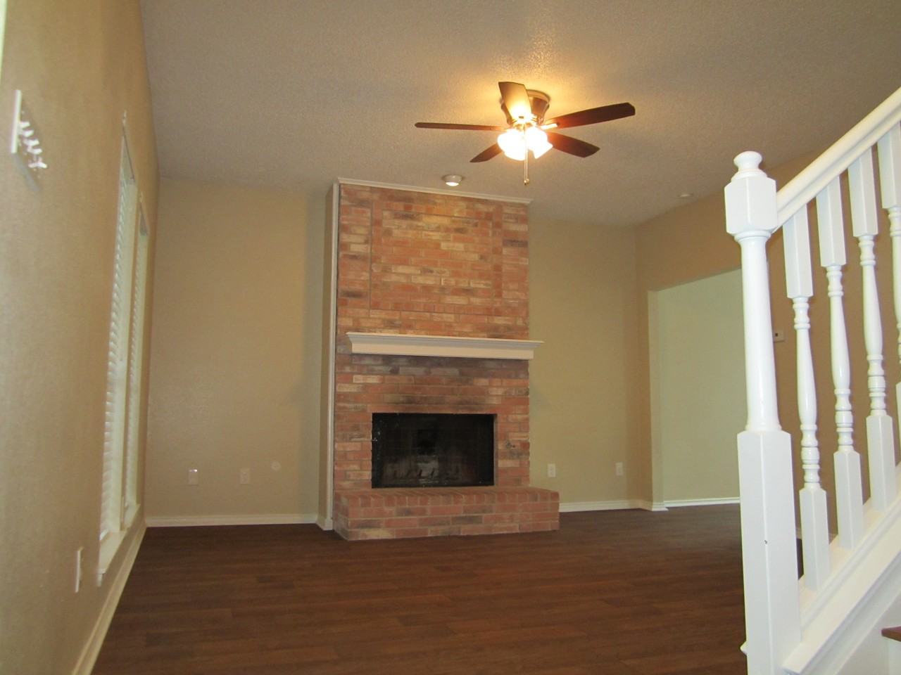 2813 Lois Ln - Photo 2 of 8