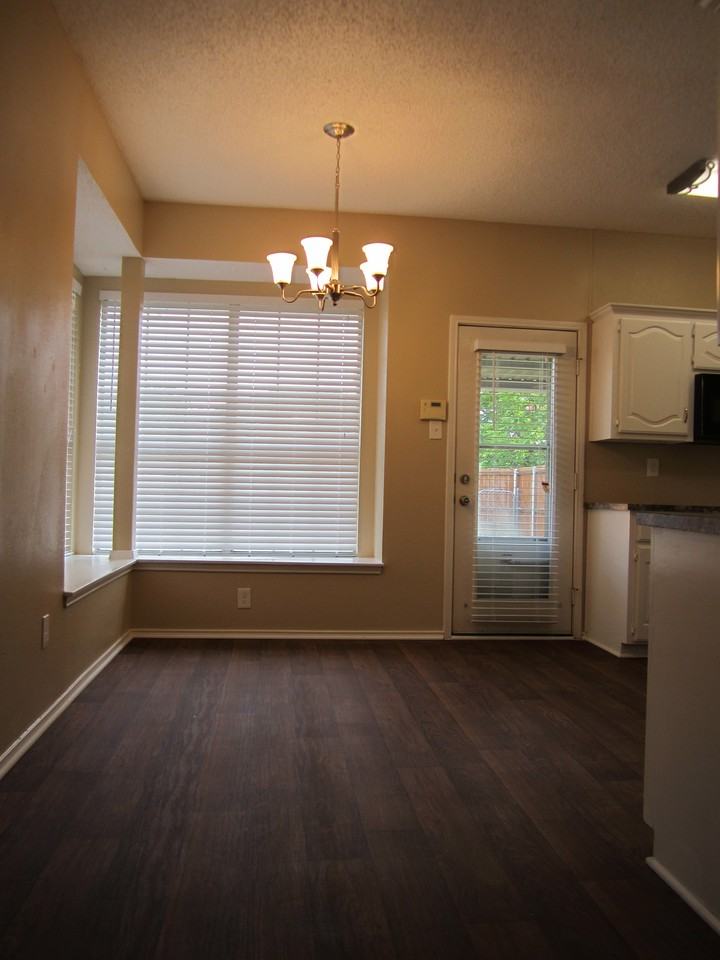 2813 Lois Ln - Photo 3 of 8