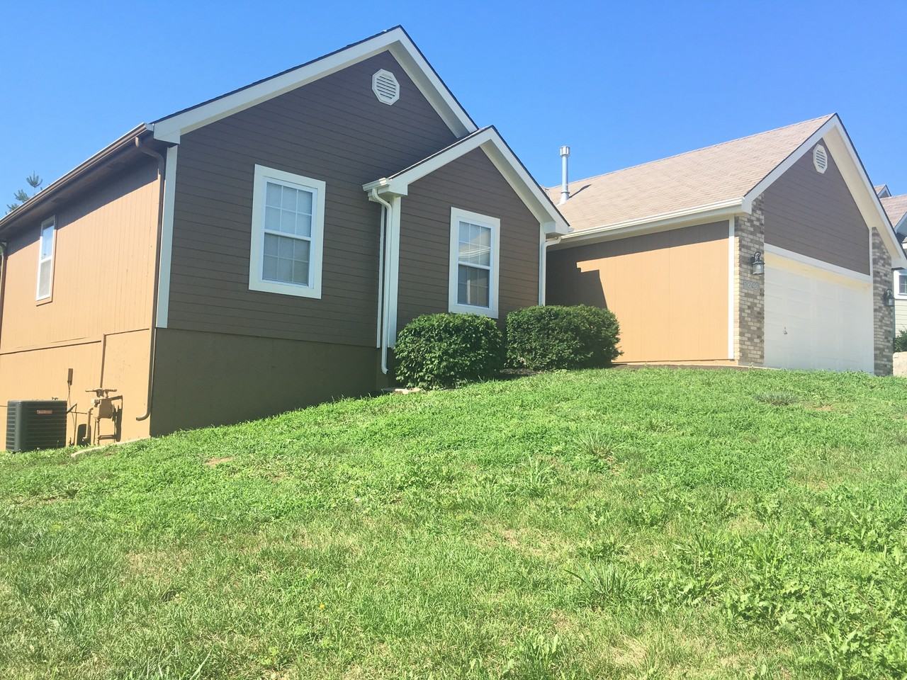 12423 E 56 St - Photo 2 of 25