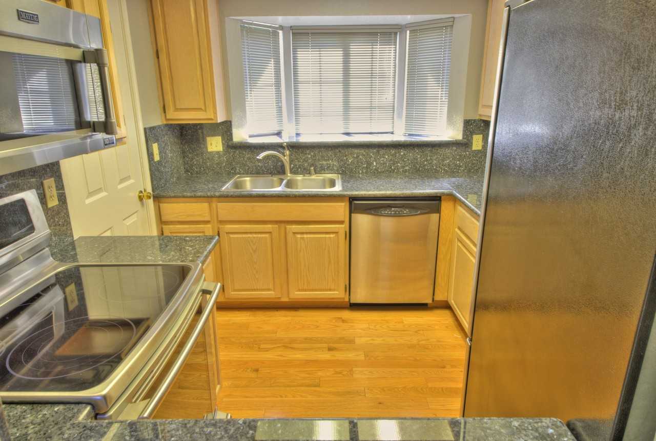 173 Shelley Ave - Photo 2 of 11