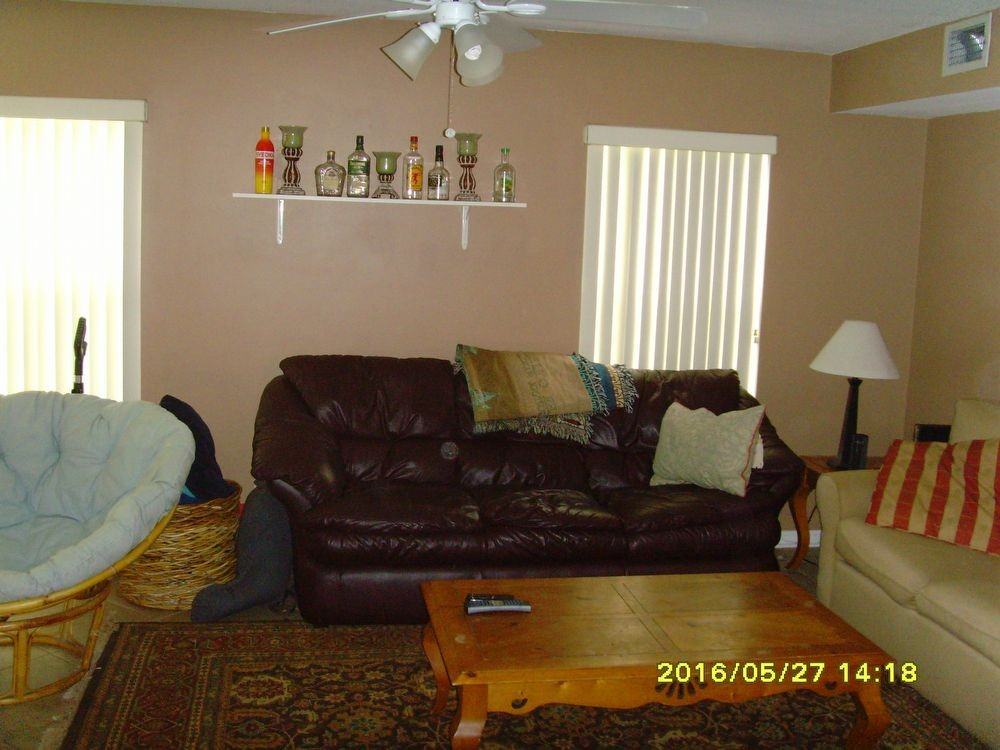 208 16th St #E - Photo 2 of 11