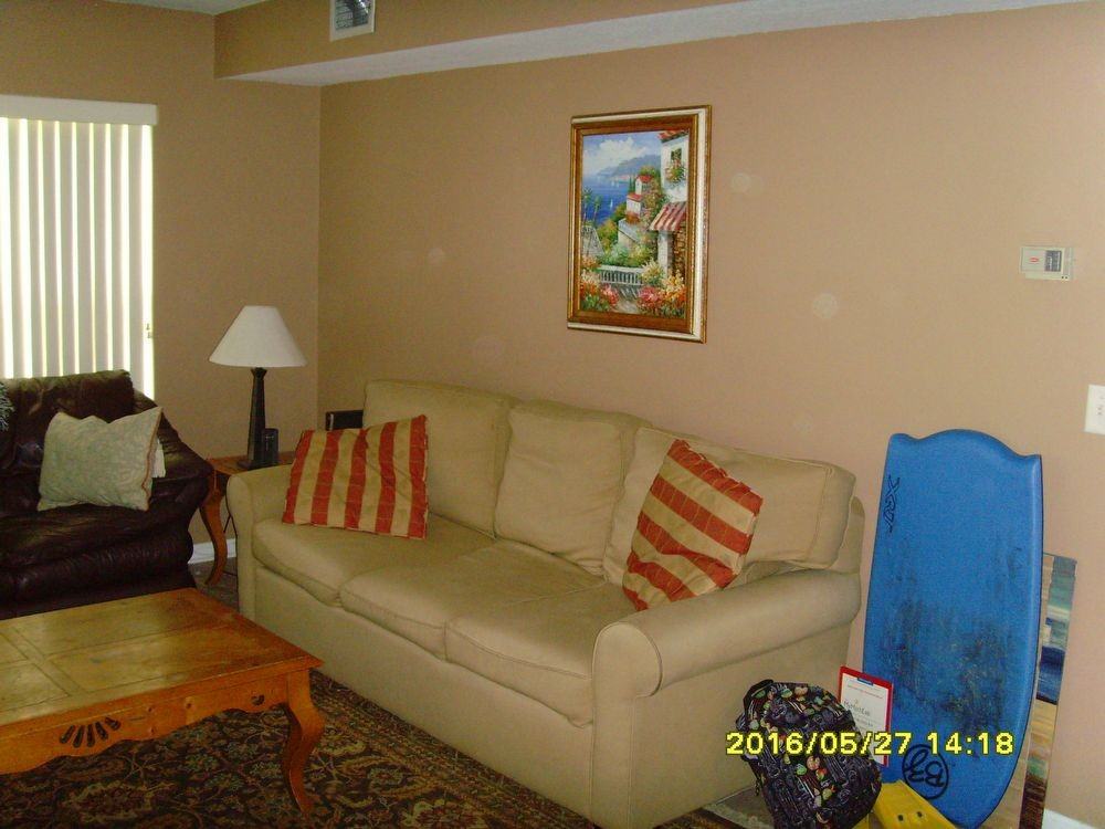 208 16th St #E - Photo 3 of 11