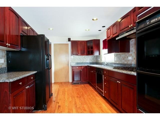 8258 S Whipple St - Photo 3 of 8
