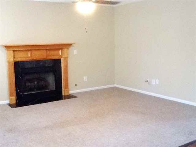 110 Holbrook Ln - Photo 3 of 13