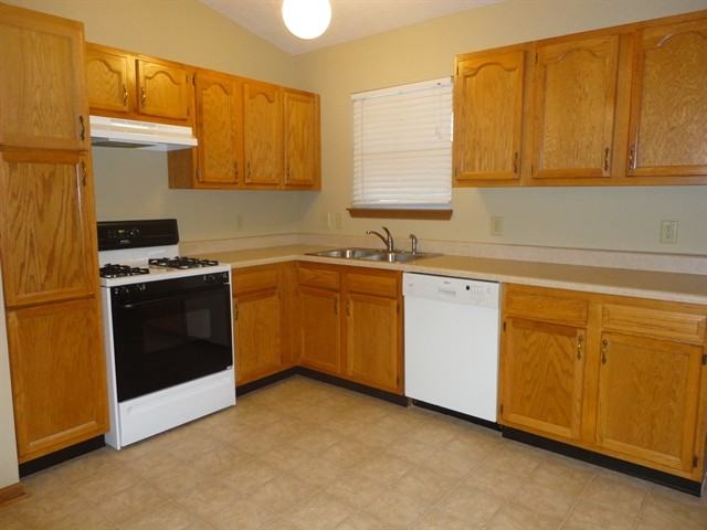 3441 Poland Hill Rd - Photo 3 of 9